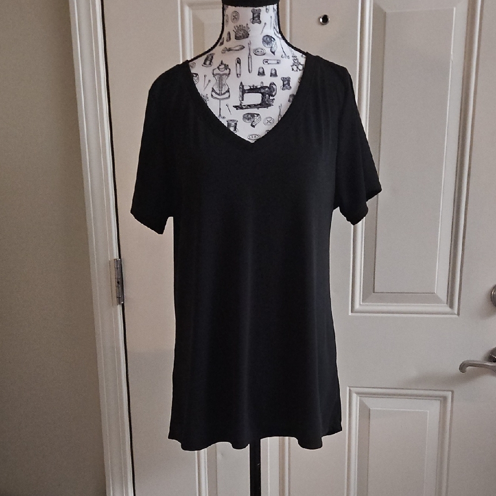 LuLaRoe V-Neck Short Sleeve Shirt Solid Black Ribbed Stretchy Top Women's Med